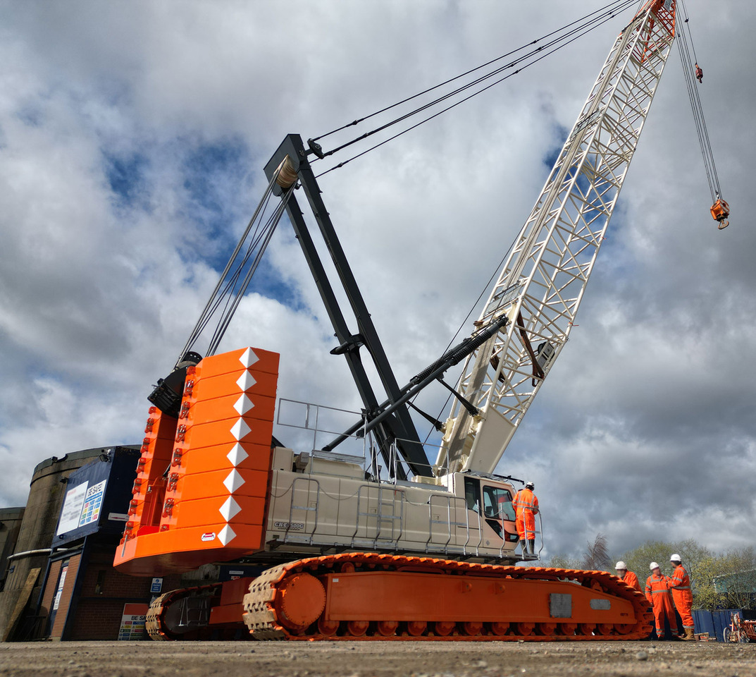 Kobelco CKE2500G - Grue sur chenilles: photos 3 Kobelco CKE2500G - Grue sur chenilles: photos 3
