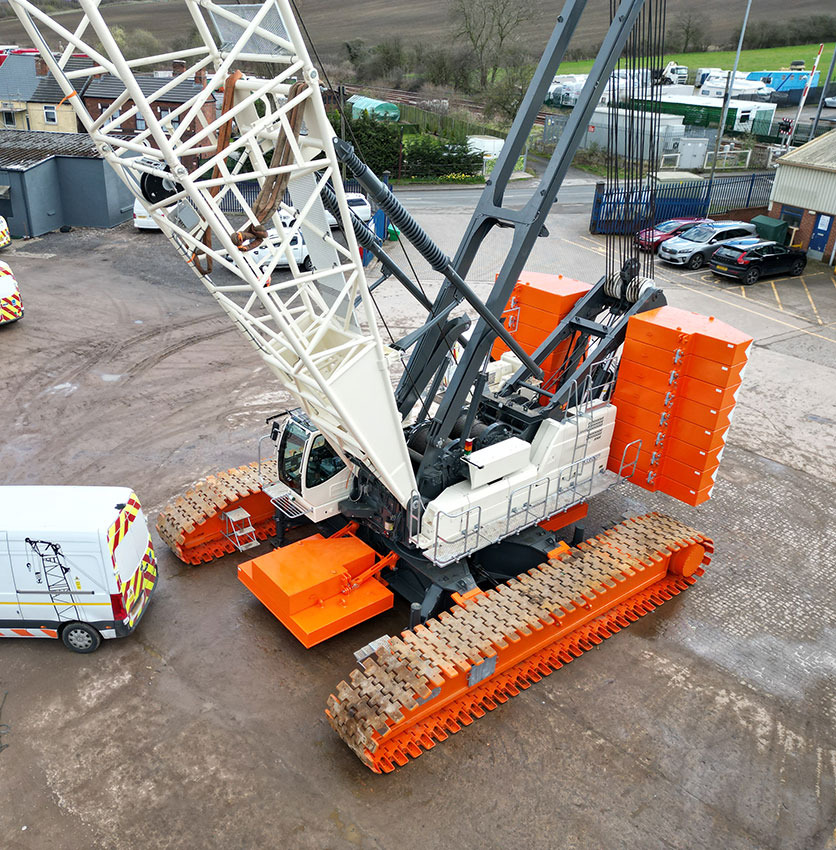 Kobelco CKE2500G - Grue sur chenilles: photos 2 Kobelco CKE2500G - Grue sur chenilles: photos 2