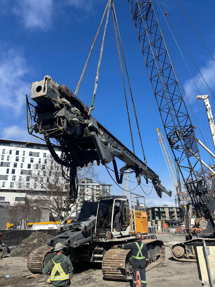 Liebherr LB36 - Mât de battage: photos 3 Liebherr LB36 - Mât de battage: photos 3