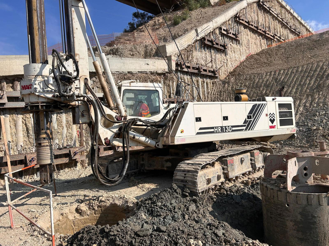 MAIT HR180 - Mât de battage: photos 1 MAIT HR180 - Mât de battage: photos 1