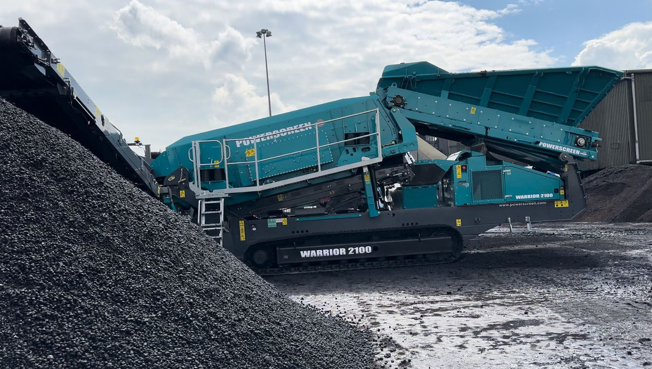 Powerscreen Warrior 2100 Triple Shaft - Crible: photos 4 Powerscreen Warrior 2100 Triple Shaft - Crible: photos 4