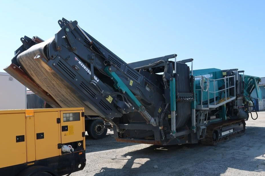 Powerscreen Warrior 2100 Triple Shaft - Crible: photos 2 Powerscreen Warrior 2100 Triple Shaft - Crible: photos 2