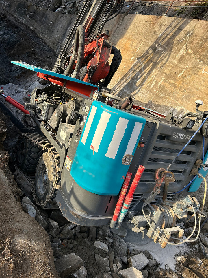 Sandvik Commando DC300Ri - Foreuse: photos 1 Sandvik Commando DC300Ri - Foreuse: photos 1