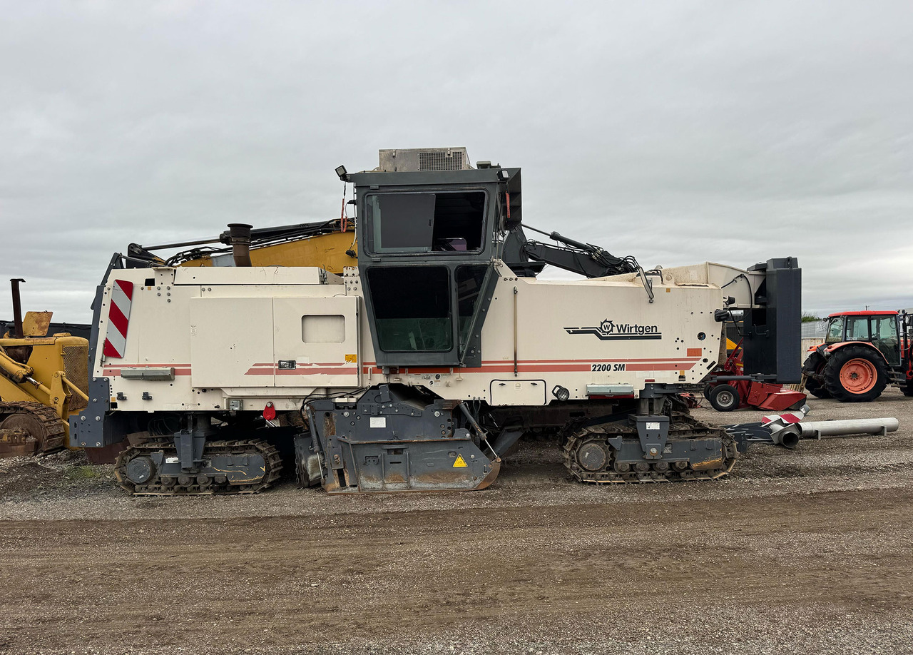 Wirtgen 2200 SM - Fraiseuse à froid: photos 2 Wirtgen 2200 SM - Fraiseuse à froid: photos 2