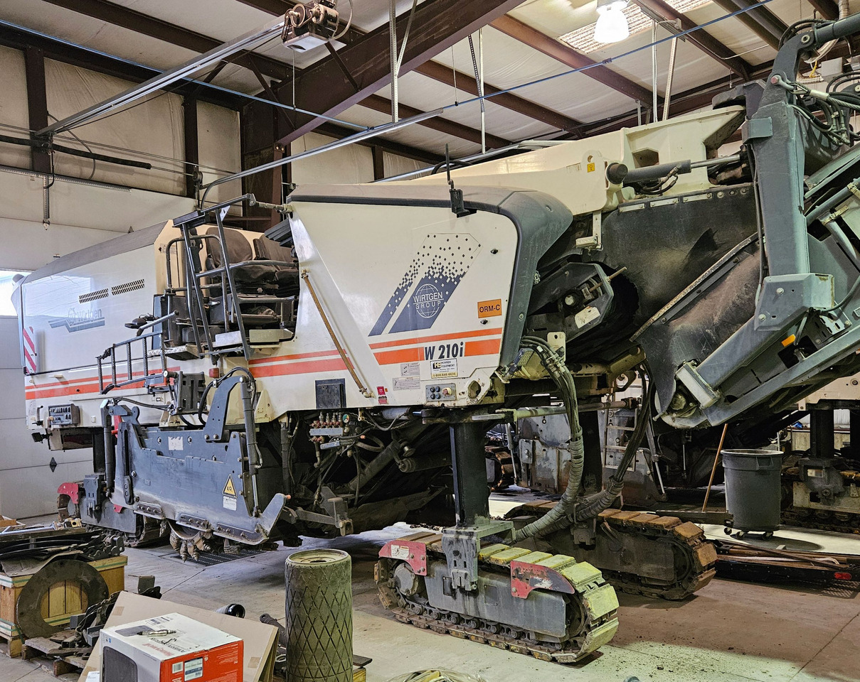 Wirtgen W 210 i - Fraiseuse à froid: photos 3 Wirtgen W 210 i - Fraiseuse à froid: photos 3