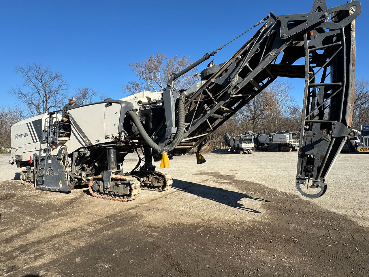 Wirtgen W 220 - Fraiseuse à froid: photos 3 Wirtgen W 220 - Fraiseuse à froid: photos 3