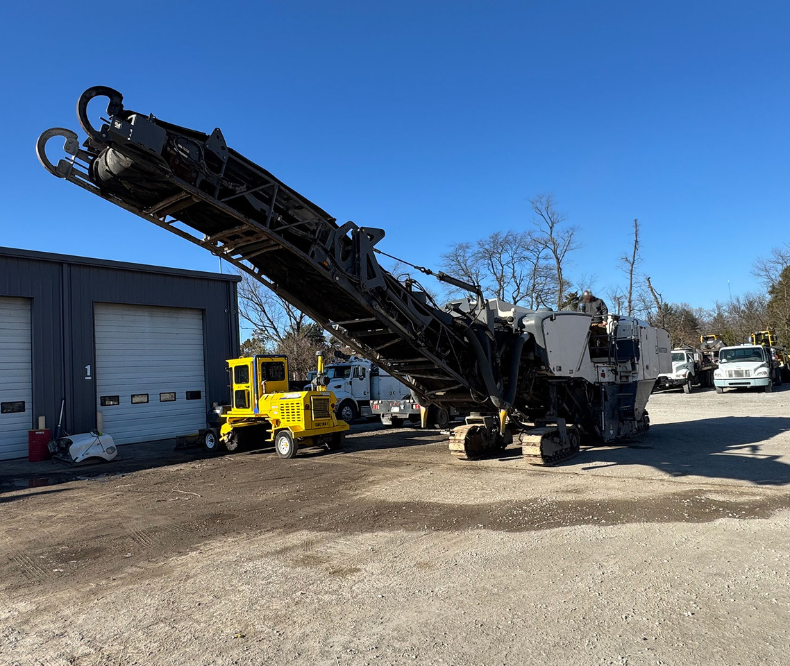 Wirtgen W 220 - Fraiseuse à froid: photos 5 Wirtgen W 220 - Fraiseuse à froid: photos 5