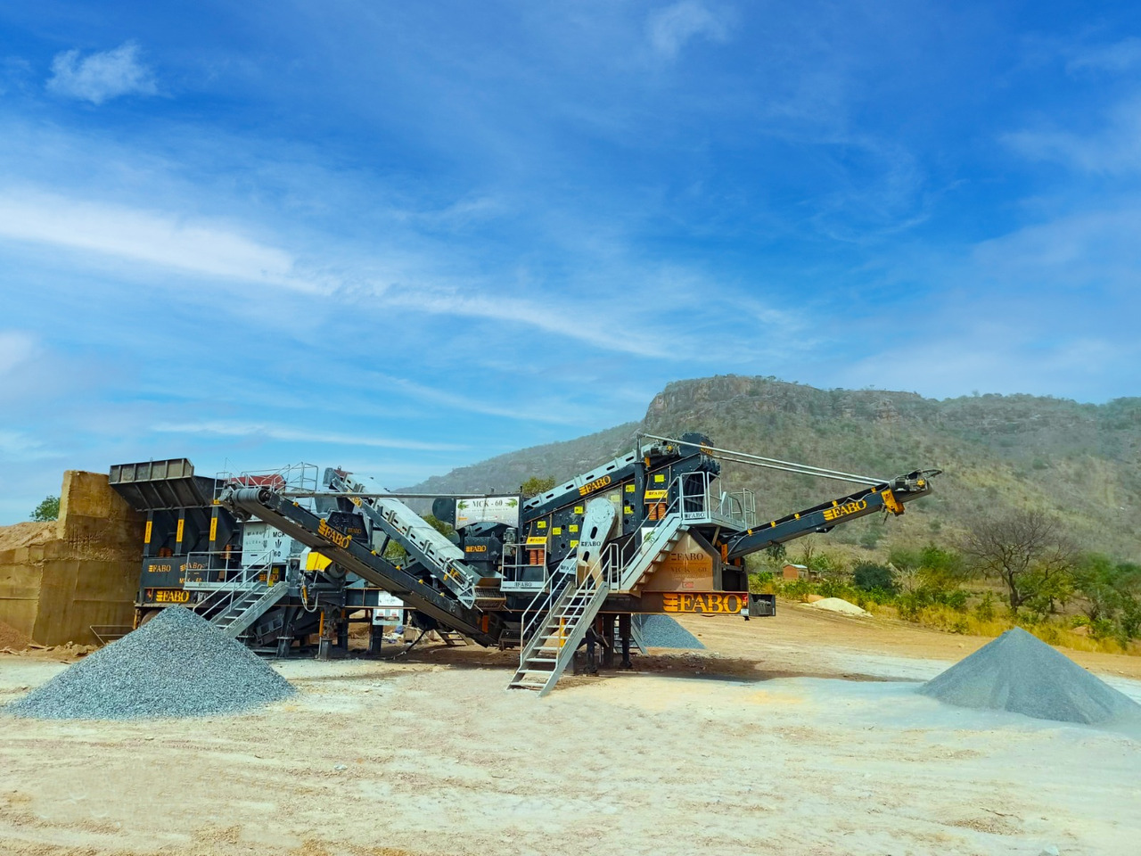 FABO Mobile jaw crusher - Concasseur à mâchoires: photos 2 FABO Mobile jaw crusher - Concasseur à mâchoires: photos 2