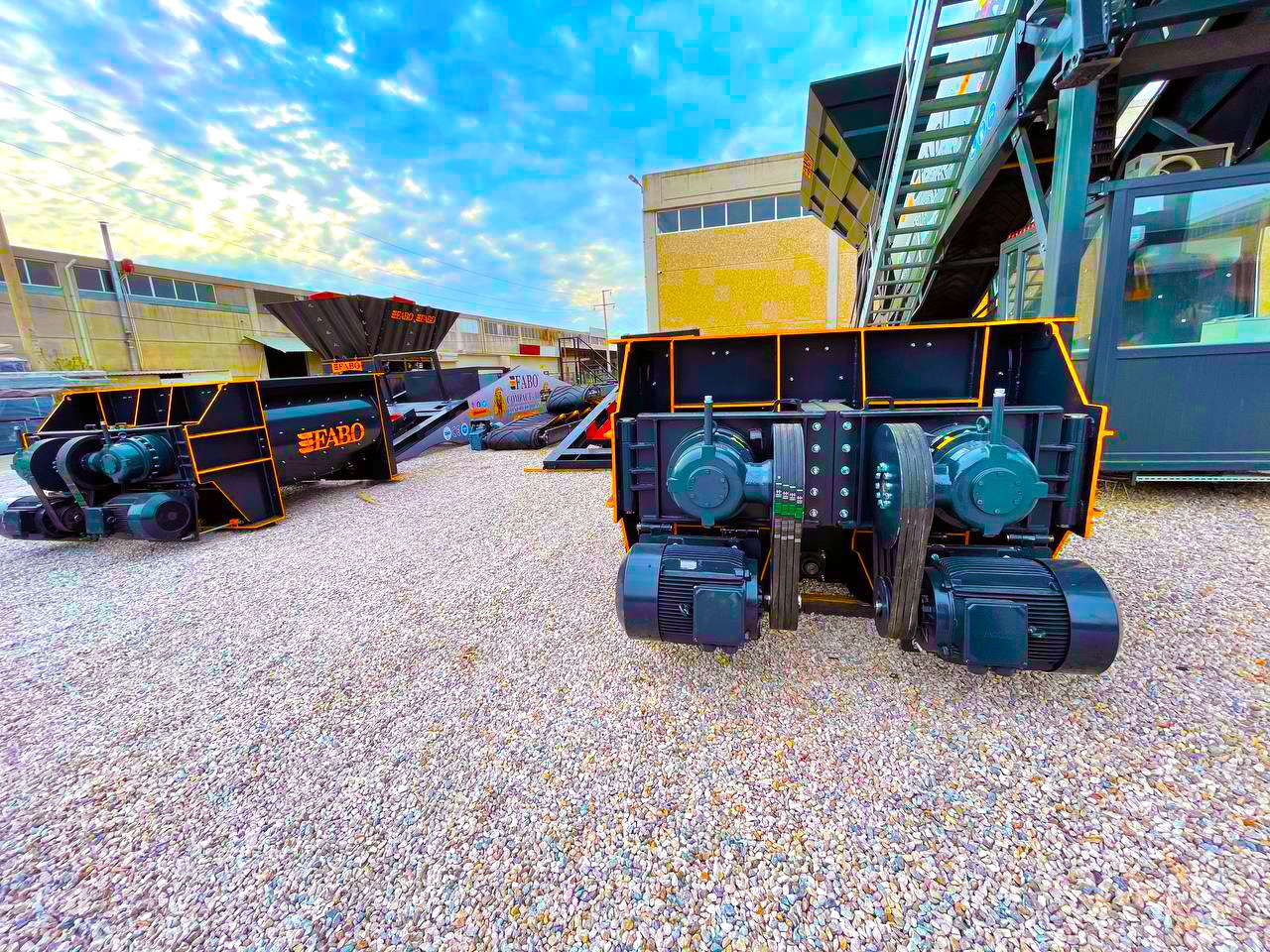 FABO twin shaft mixer - Bétonnière: photos 4 FABO twin shaft mixer - Bétonnière: photos 4