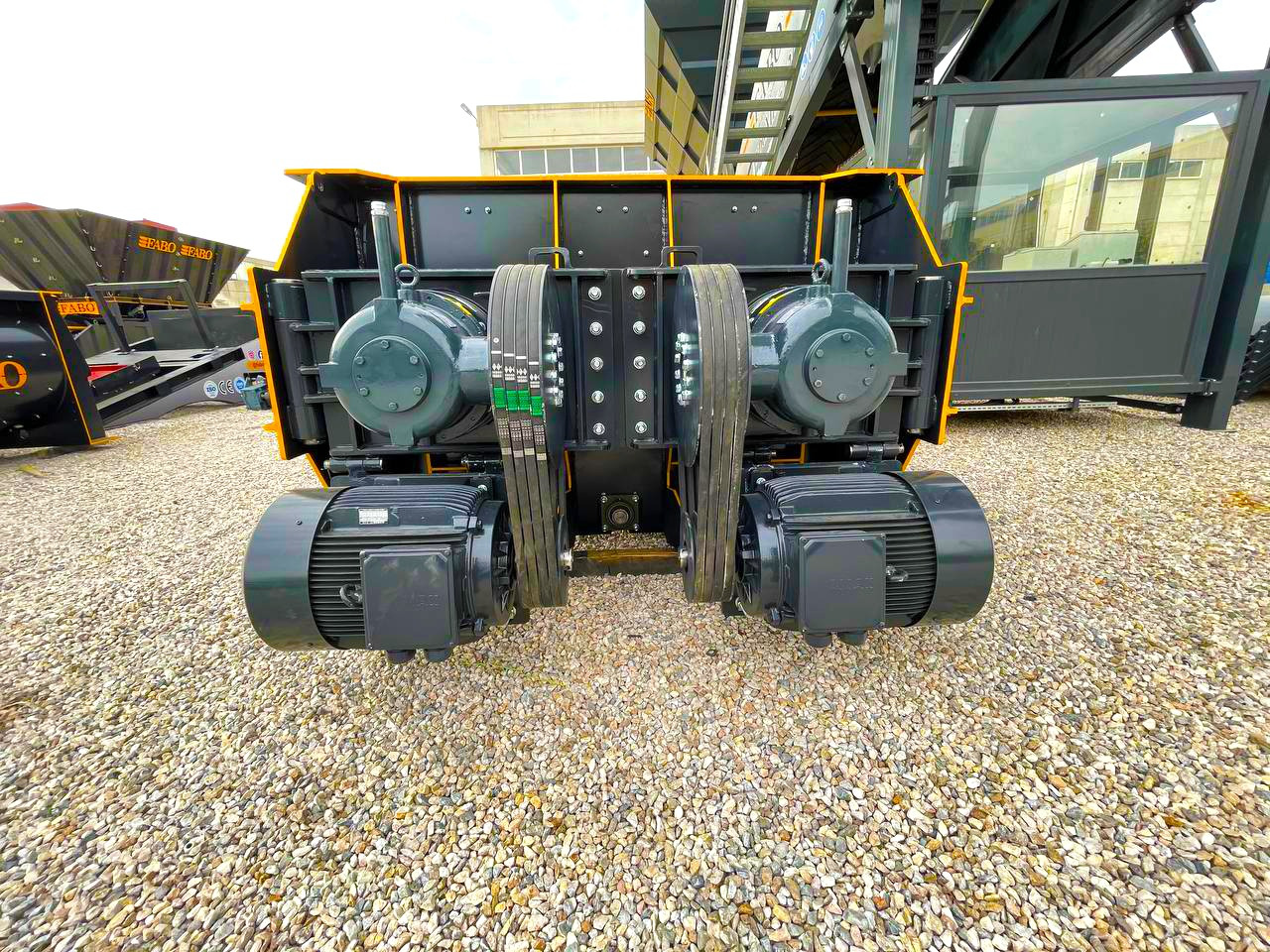 FABO twin shaft mixer - Bétonnière: photos 3 FABO twin shaft mixer - Bétonnière: photos 3