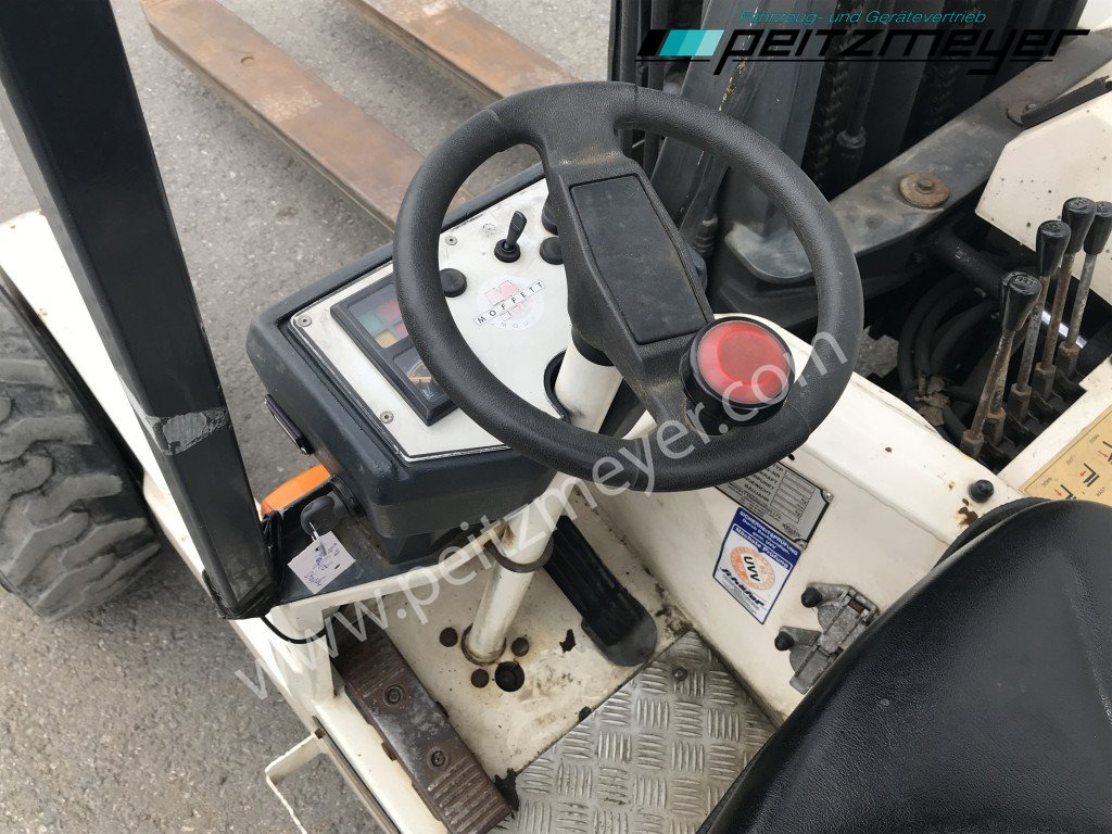 Chariot embarqué Moffett Mitnahmestapler M 2003 STM Allrad: photos 10