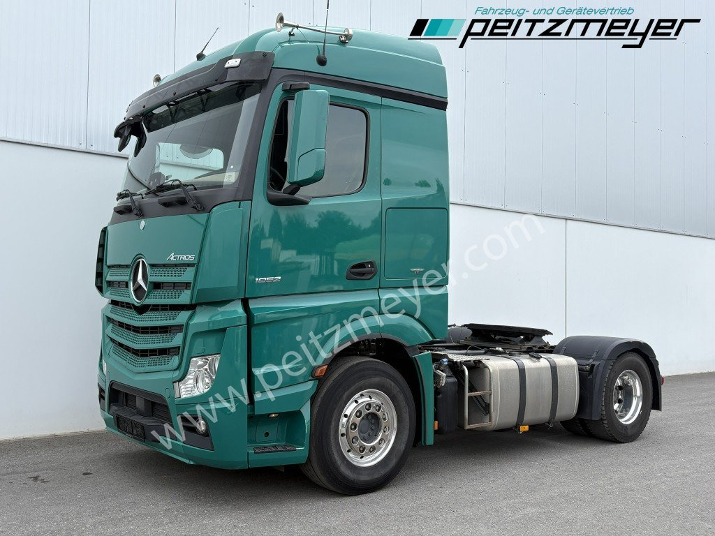 MERCEDES-BENZ Actros 1852 LS, 6 Zyl. 15,6 l Hubraum Turbocompound - Tracteur routier: photos 1 MERCEDES-BENZ Actros 1852 LS, 6 Zyl. 15,6 l Hubraum Turbocompound - Tracteur routier: photos 1