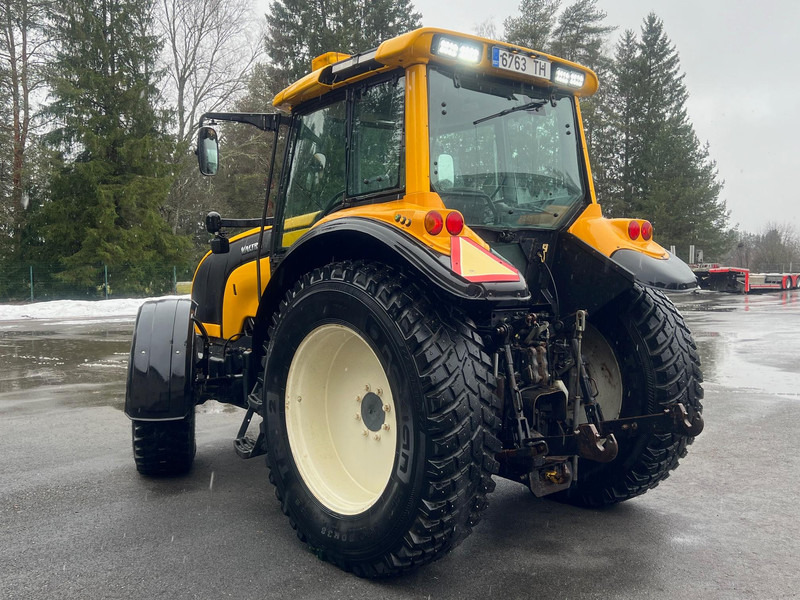 Tracteur agricole Valtra M150-4: photos 6
