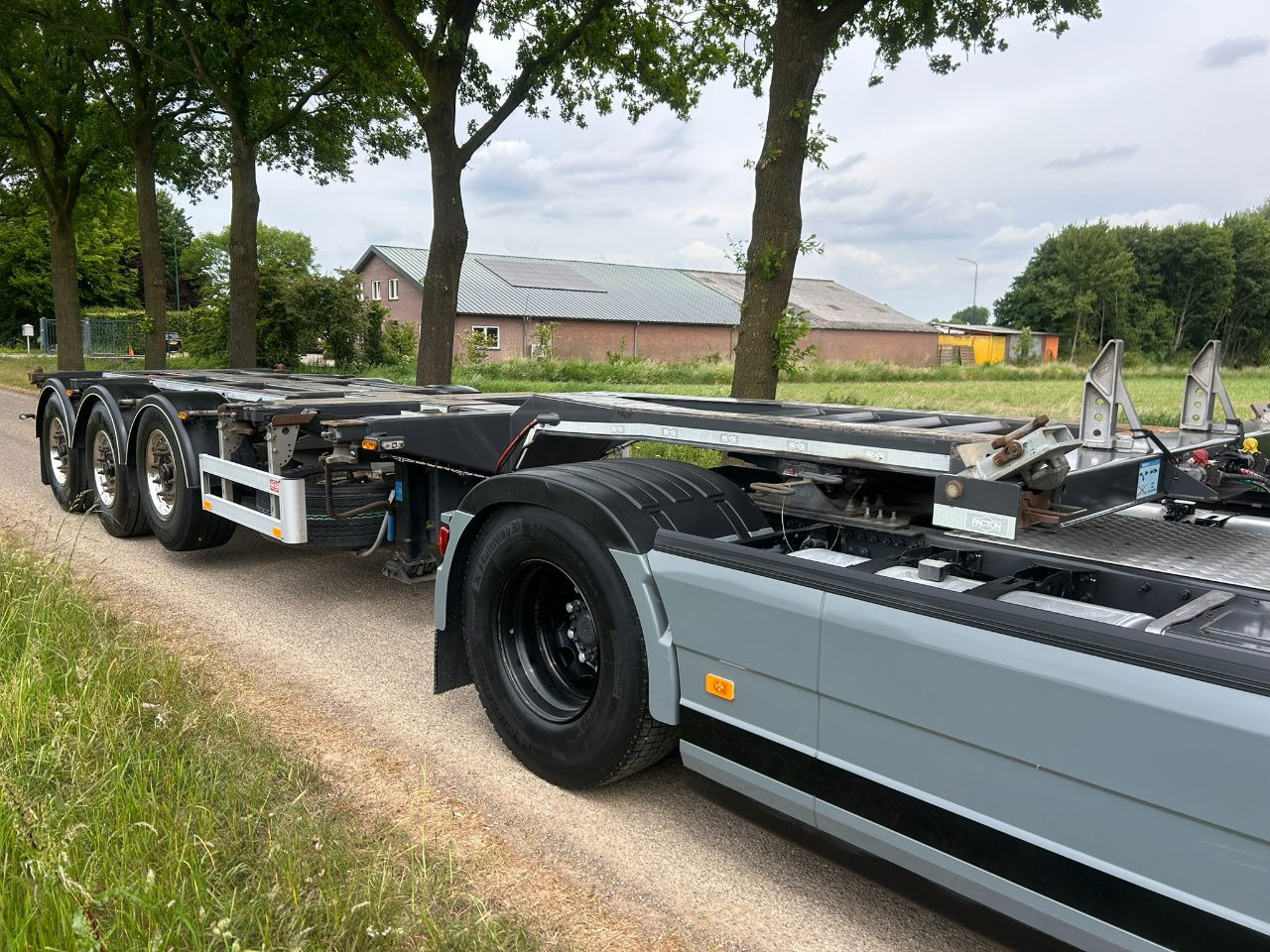Pacton ET3 / Bpw Disc / Lifting axle / 2x20/30/40/45 ft hc / Tyres 80 / Tuf 3-20 - Semi-remorque porte-conteneur/ Caisse mobile: photos 2 Pacton ET3 / Bpw Disc / Lifting axle / 2x20/30/40/45 ft hc / Tyres 80 / Tuf 3-20 - Semi-remorque porte-conteneur/ Caisse mobile: photos 2