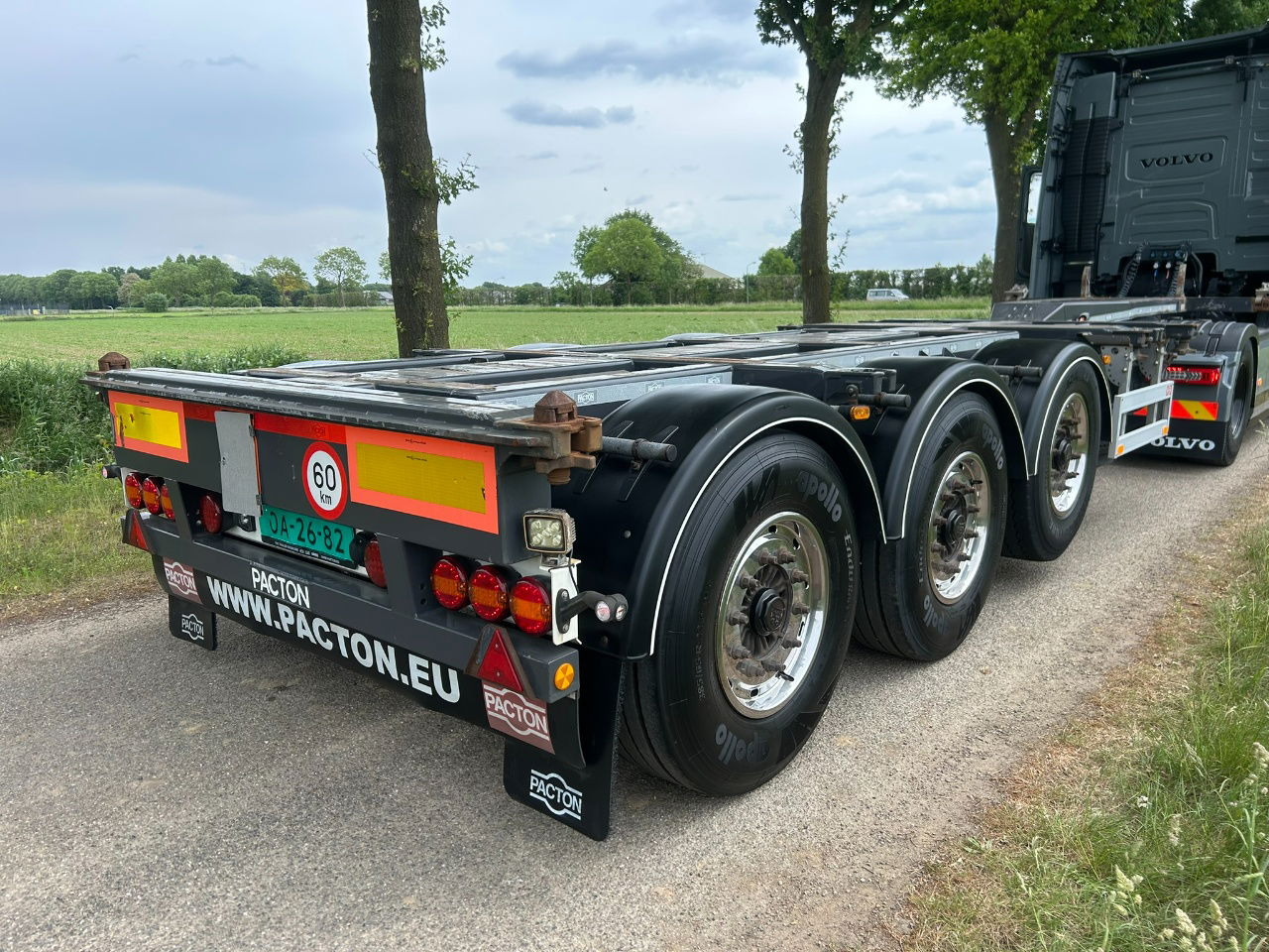 Pacton ET3 / Bpw Disc / Lifting axle / 2x20/30/40/45 ft hc / Tyres 80 / Tuf 3-20 - Semi-remorque porte-conteneur/ Caisse mobile: photos 3 Pacton ET3 / Bpw Disc / Lifting axle / 2x20/30/40/45 ft hc / Tyres 80 / Tuf 3-20 - Semi-remorque porte-conteneur/ Caisse mobile: photos 3