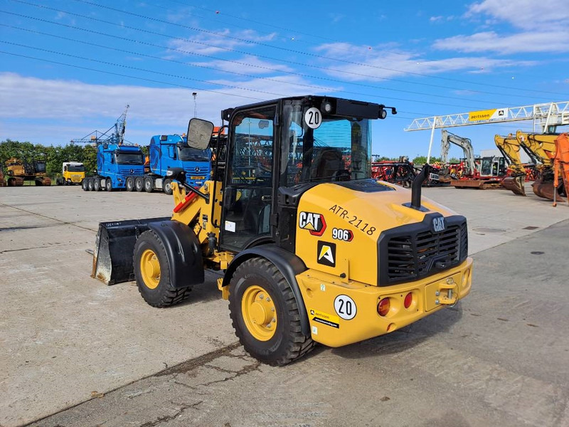 Cat 906 (Bucket+Forks) - Chargeuse sur pneus: photos 2 Cat 906 (Bucket+Forks) - Chargeuse sur pneus: photos 2