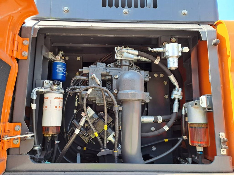 Pelle sur chenille neuf Doosan DX530LC-7M: photos 15