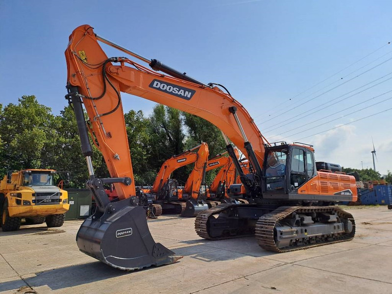 Pelle sur chenille neuf Doosan DX530LC-7M: photos 7