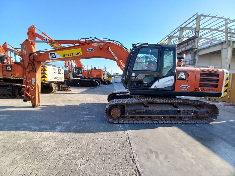 Hitachi ZX220LC (Abu Dhabi) - Pelle sur chenille: photos 1 Hitachi ZX220LC (Abu Dhabi) - Pelle sur chenille: photos 1