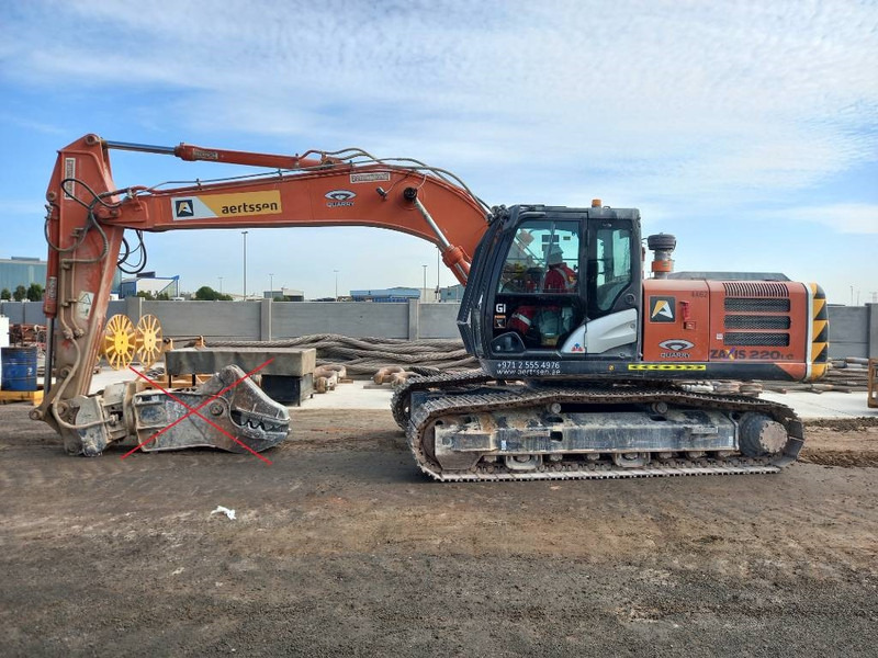 Hitachi ZX220LC (Abu Dhabi) - Pelle sur chenille: photos 1 Hitachi ZX220LC (Abu Dhabi) - Pelle sur chenille: photos 1
