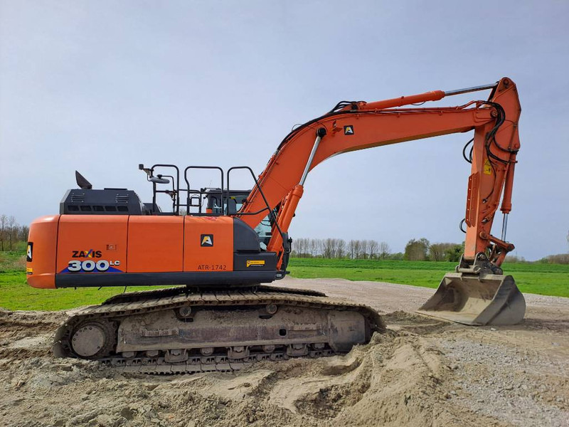Hitachi ZX300LC-6 (Trimble Prepared) - Pelle sur chenille: photos 5 Hitachi ZX300LC-6 (Trimble Prepared) - Pelle sur chenille: photos 5