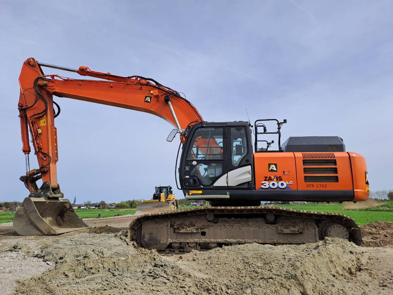 Hitachi ZX300LC-6 (Trimble Prepared) - Pelle sur chenille: photos 1 Hitachi ZX300LC-6 (Trimble Prepared) - Pelle sur chenille: photos 1