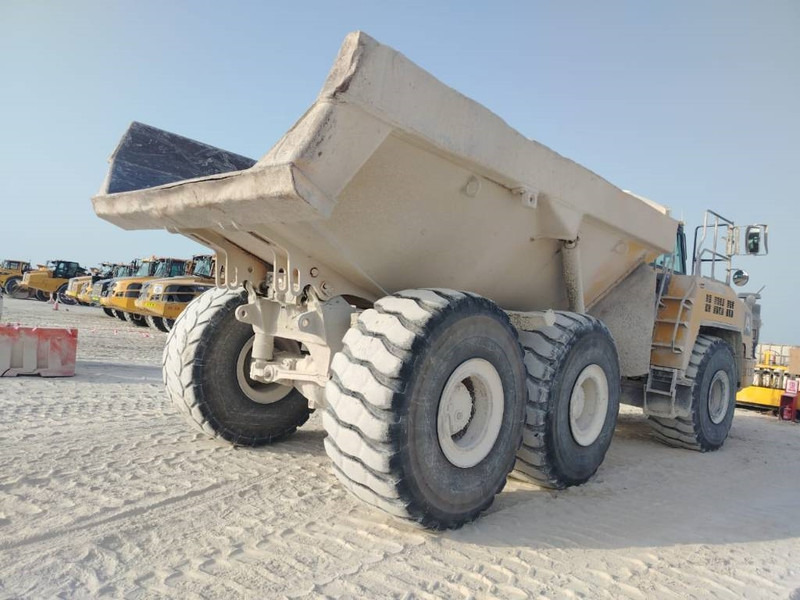Komatsu HM400-3R (4 pieces available in Abu Dhabi) - Tombereau articulé: photos 4 Komatsu HM400-3R (4 pieces available in Abu Dhabi) - Tombereau articulé: photos 4