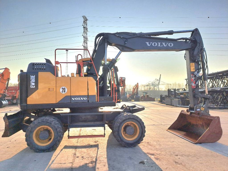 Volvo EW160E - Pelle sur pneus: photos 5 Volvo EW160E - Pelle sur pneus: photos 5