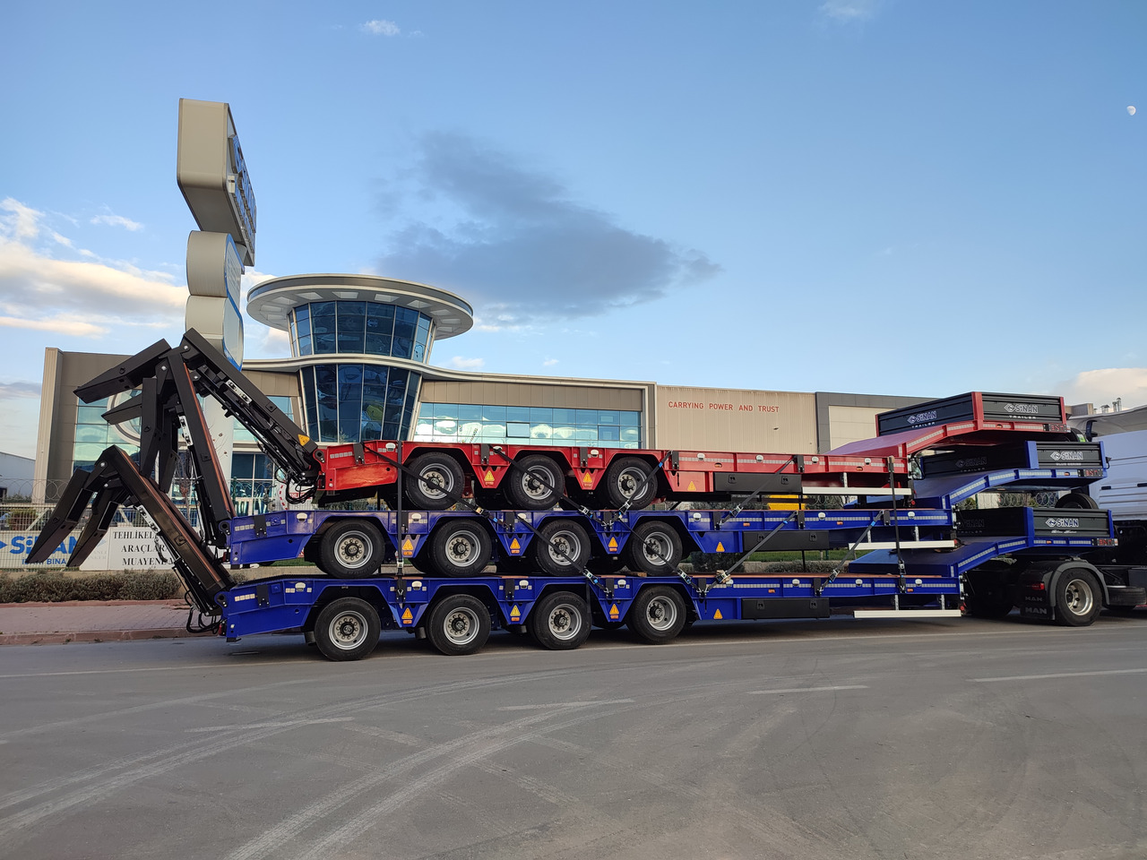 SINAN TANKER TRAILER Lowbed 4 axle - Semi-remorque surbaissé: photos 1 SINAN TANKER TRAILER Lowbed 4 axle - Semi-remorque surbaissé: photos 1