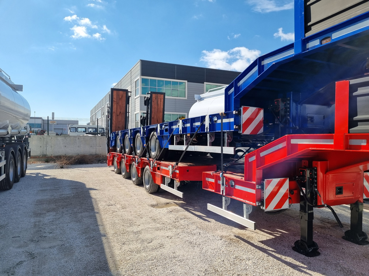 Sinan Tanker Lowbed - Semi-remorque surbaissé: photos 2 Sinan Tanker Lowbed - Semi-remorque surbaissé: photos 2