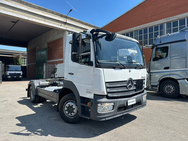 Mercedes-Benz Atego 13.23 - Châssis cabine: photos 3 Mercedes-Benz Atego 13.23 - Châssis cabine: photos 3