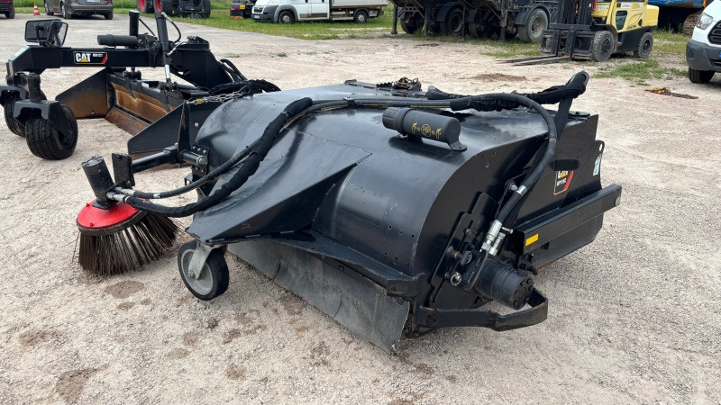 CATERPILLAR BP115C Bobcat - Brosse pour Mini chargeuse: photos 4 CATERPILLAR BP115C Bobcat - Brosse pour Mini chargeuse: photos 4