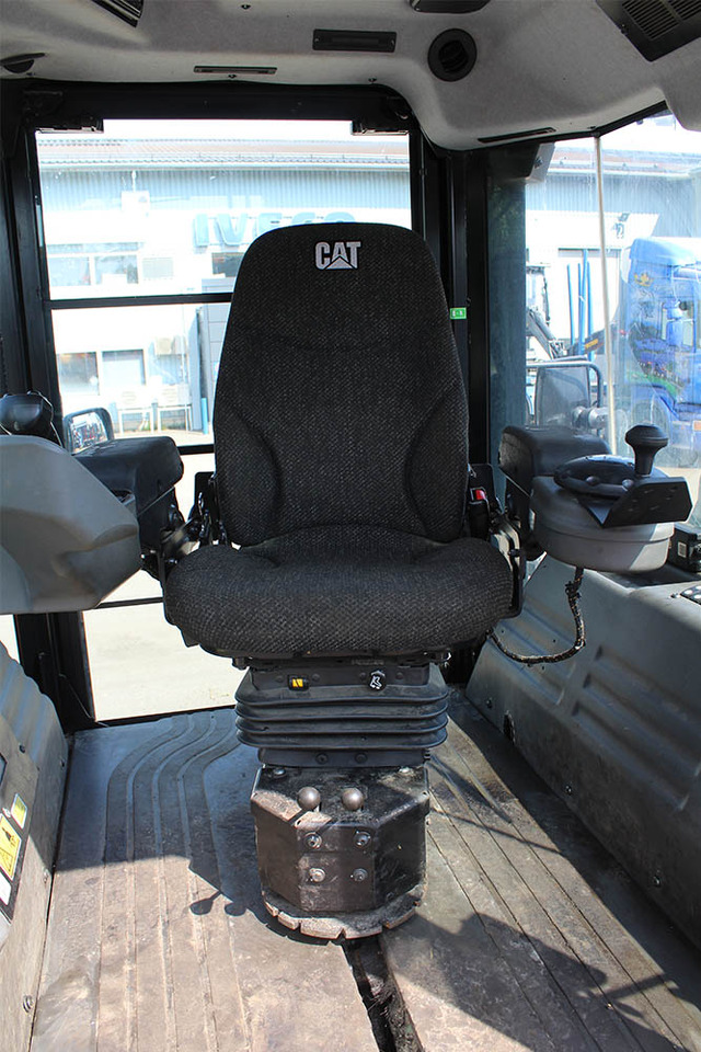 CATERPILLAR CD10 - Rouleau compresseur: photos 5 CATERPILLAR CD10 - Rouleau compresseur: photos 5