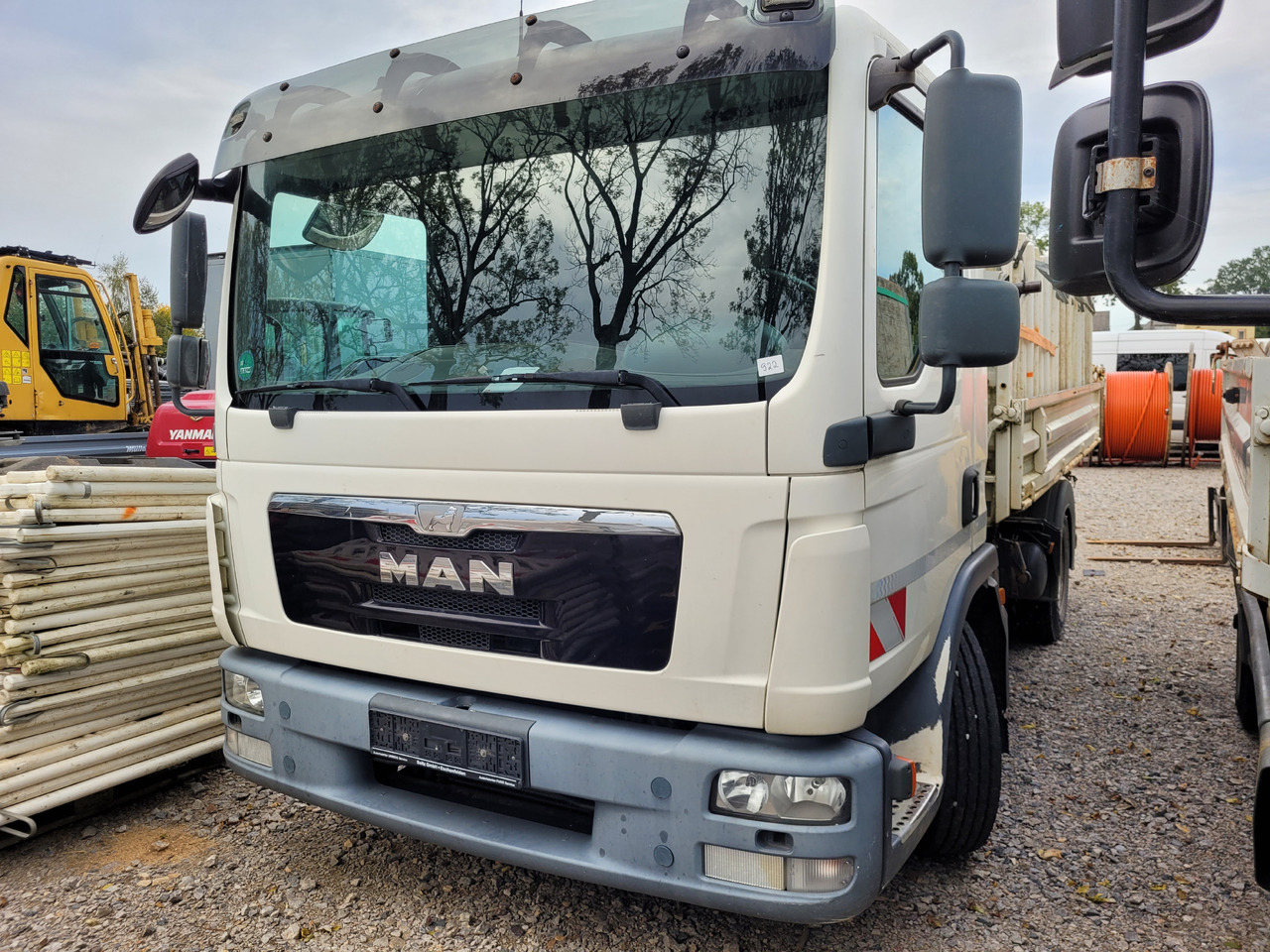 MAN TGL 8.220 - Camion benne: photos 1 MAN TGL 8.220 - Camion benne: photos 1