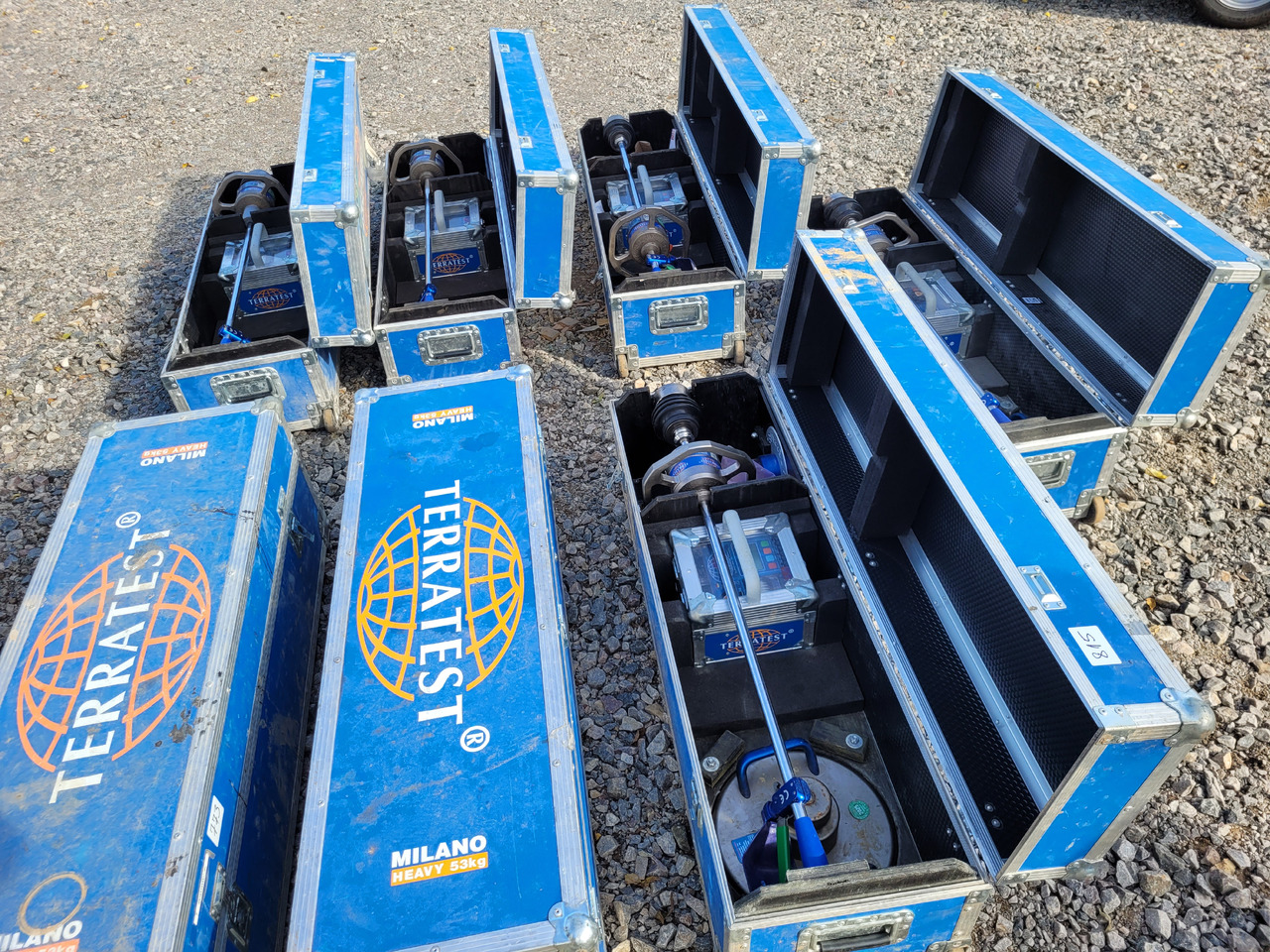 Terratest 4000 Light Weight Deflectometer - L'équipement de construction: photos 1 Terratest 4000 Light Weight Deflectometer - L'équipement de construction: photos 1