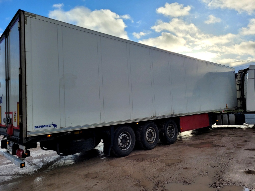 Tracteur routier Volvo FH460 + refrigerated semi-trailer: photos 20
