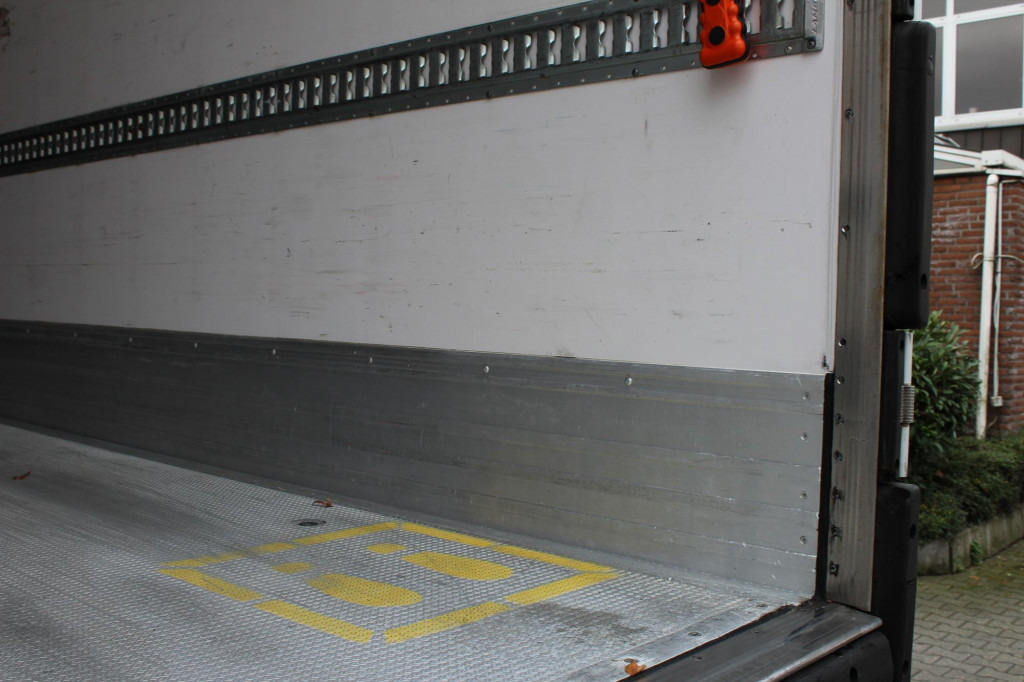 Lamberet TK SLXi Spectrum 2,65h Bi-Multi-Temp. TW LBW - Semi-remorque frigorifique: photos 5 Lamberet TK SLXi Spectrum 2,65h Bi-Multi-Temp. TW LBW - Semi-remorque frigorifique: photos 5