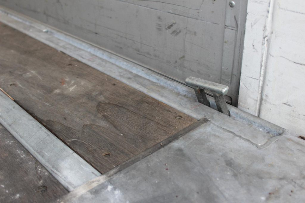 MAN TGS 18.440 Plane Zug Schlafplatz AHK Edscha - Camion à rideaux coulissants: photos 4 MAN TGS 18.440 Plane Zug Schlafplatz AHK Edscha - Camion à rideaux coulissants: photos 4