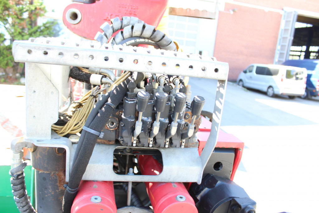 MAN TGX 33.560 D38Motor 6x4 Intarder KESLA-Holzkran - Camion grumier, Camion grue: photos 4 MAN TGX 33.560 D38Motor 6x4 Intarder KESLA-Holzkran - Camion grumier, Camion grue: photos 4