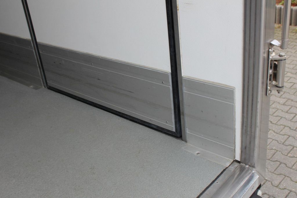 Mercedes-Benz Atego  1024 E6 TK T-1000R Strom Tür+LBW Nur 85Tkm - Camion frigorifique: photos 4 Mercedes-Benz Atego  1024 E6 TK T-1000R Strom Tür+LBW Nur 85Tkm - Camion frigorifique: photos 4