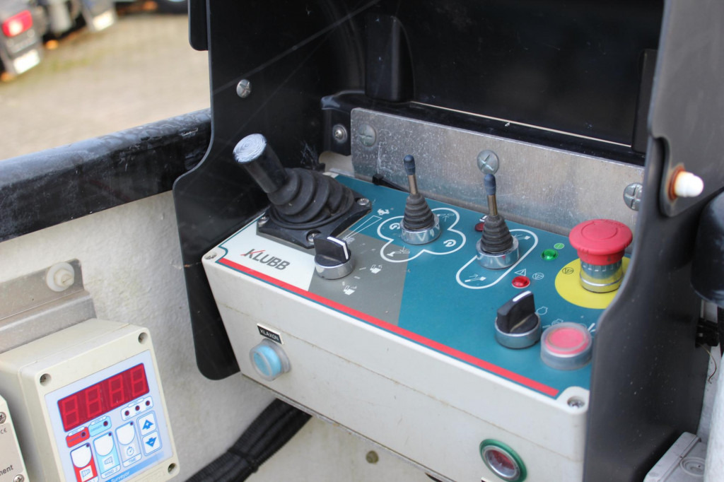 Renault Master Bühne KLUBB 11m 2 Personen Korb 200kg - Camion avec nacelle: photos 4 Renault Master Bühne KLUBB 11m 2 Personen Korb 200kg - Camion avec nacelle: photos 4