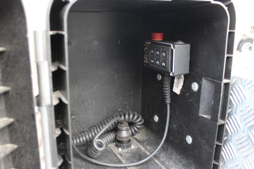 Renault Master Bühne KLUBB 11m 2 Personen Korb 200kg - Camion avec nacelle: photos 5 Renault Master Bühne KLUBB 11m 2 Personen Korb 200kg - Camion avec nacelle: photos 5