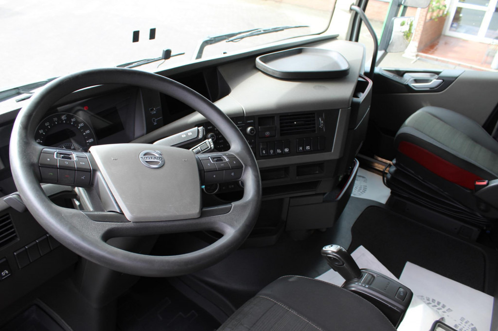 Volvo FH 460 E6 Globetrotter 2 Tanks i-Park Cool - Tracteur routier: photos 4 Volvo FH 460 E6 Globetrotter 2 Tanks i-Park Cool - Tracteur routier: photos 4
