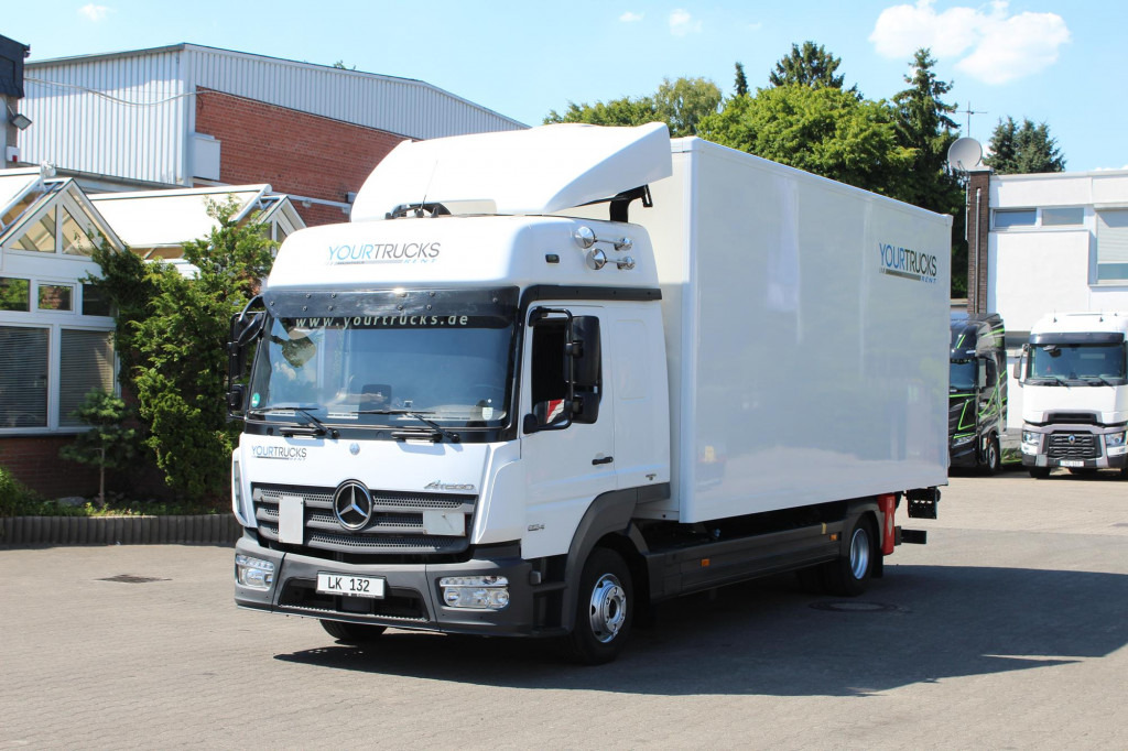 Mercedes-Benz Atego 824 Koffer Schlafkabine nur orig.22Tkm! - Véhicule utilitaire: photos 1 Mercedes-Benz Atego 824 Koffer Schlafkabine nur orig.22Tkm! - Véhicule utilitaire: photos 1