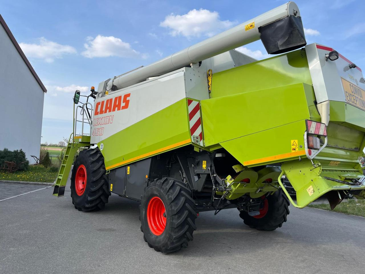 CLAAS Lexion 460 mit Schneidwerk V660, 3D-Kamera, Raps, Bj. 2001 - Moissonneuse-batteuse: photos 2 CLAAS Lexion 460 mit Schneidwerk V660, 3D-Kamera, Raps, Bj. 2001 - Moissonneuse-batteuse: photos 2