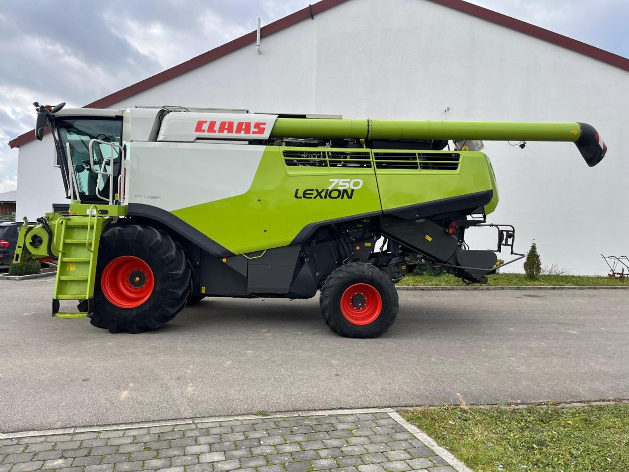 CLAAS Lexion 750 V-Kanal 3D, 30kmh, Mercedes Motor, Baujahr 2017 - Moissonneuse-batteuse: photos 3 CLAAS Lexion 750 V-Kanal 3D, 30kmh, Mercedes Motor, Baujahr 2017 - Moissonneuse-batteuse: photos 3