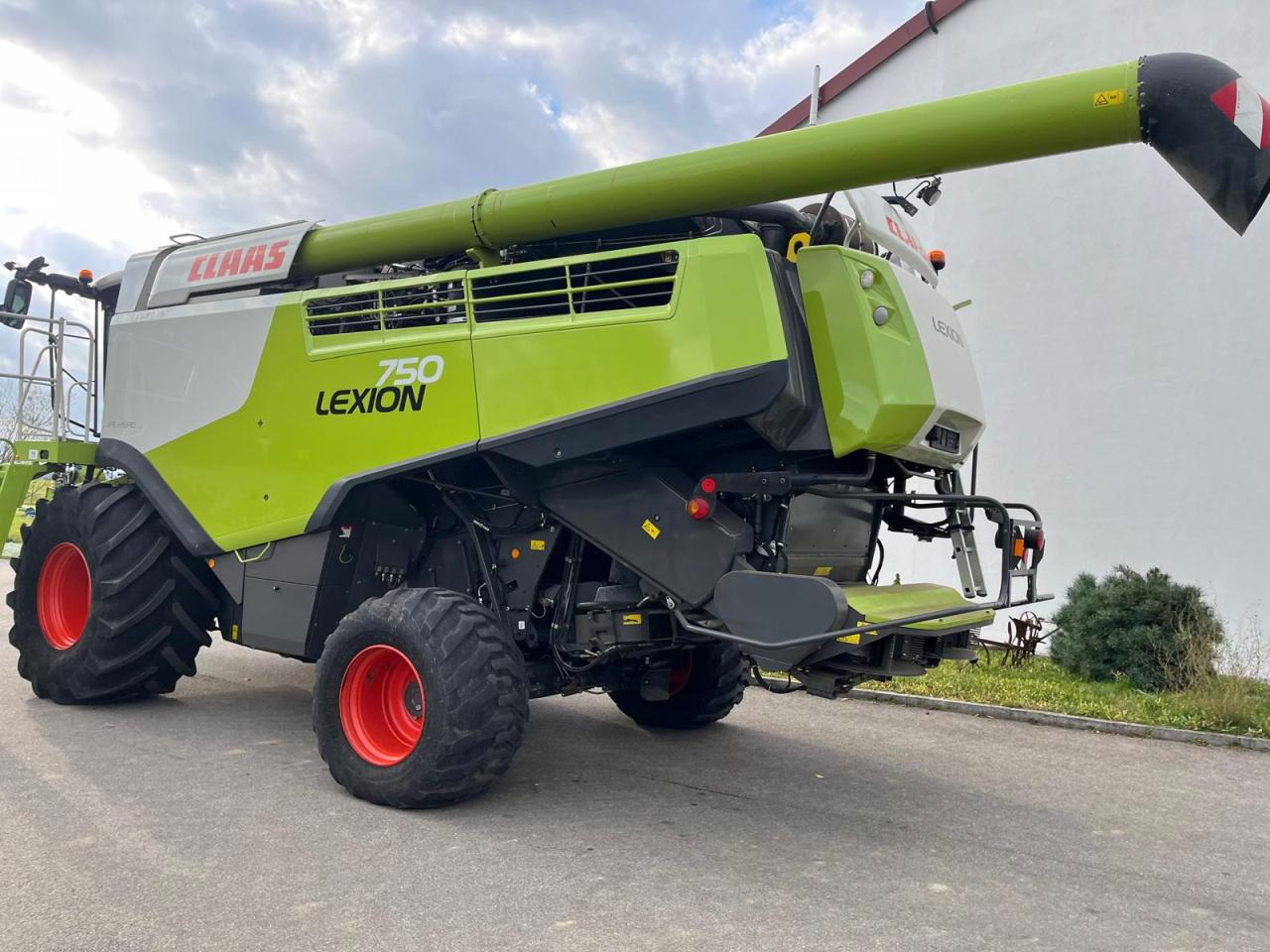 CLAAS Lexion 750 V-Kanal 3D, Bj. 2017, 30kmh - Moissonneuse-batteuse: photos 2 CLAAS Lexion 750 V-Kanal 3D, Bj. 2017, 30kmh - Moissonneuse-batteuse: photos 2