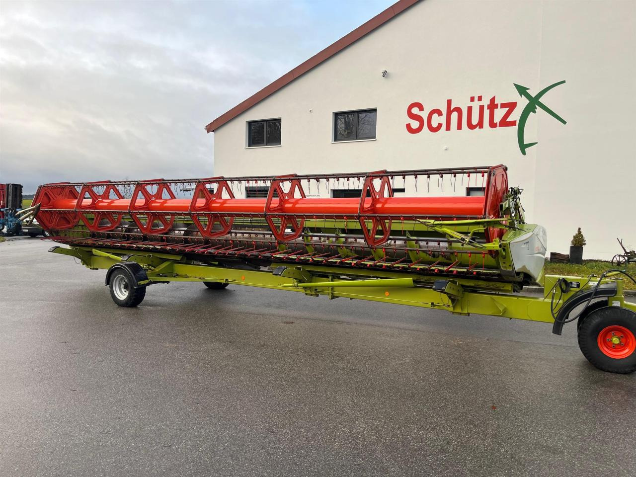 CLAAS Schneidwerk Vario V900 mit Wagen, Rapsausrüstung - Chariot de coupe: photos 2 CLAAS Schneidwerk Vario V900 mit Wagen, Rapsausrüstung - Chariot de coupe: photos 2