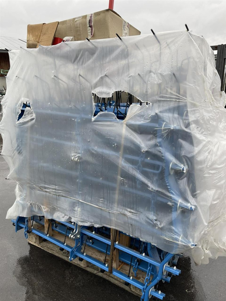 Hatzenbichler Striegel NEU, UNBENUTZT mit hydraulischer Druckverstellung, 12m AB, Hatzenbichler Striegel - Herse: photos 4 Hatzenbichler Striegel NEU, UNBENUTZT mit hydraulischer Druckverstellung, 12m AB, Hatzenbichler Striegel - Herse: photos 4