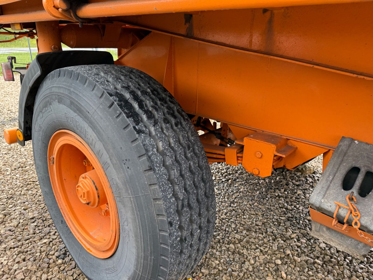 Kässbohrer 3 - Seiten Kipper Blattfederung + Zusatzaufbau - Remorque benne: photos 4 Kässbohrer 3 - Seiten Kipper Blattfederung + Zusatzaufbau - Remorque benne: photos 4